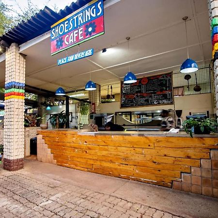 Shoestrings Backpackers Lodge Vic Falls Victoria Falls Ngoại thất bức ảnh